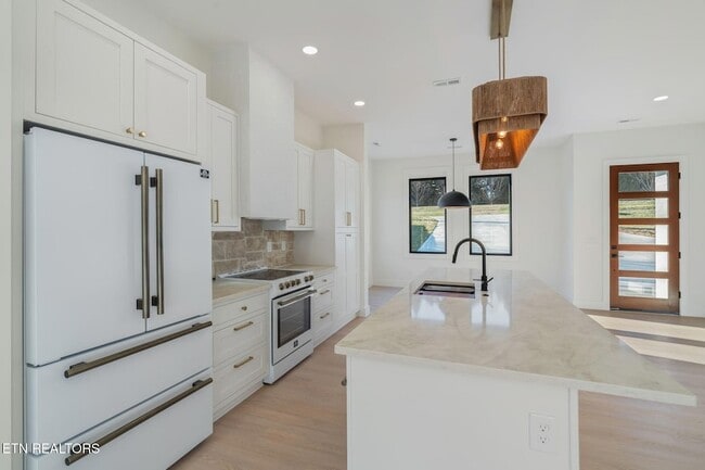 Building Photo - 7826 S Northshore Dr