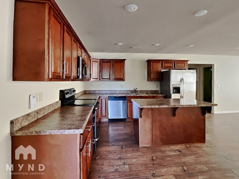 Building Photo - 311 E Thurman St