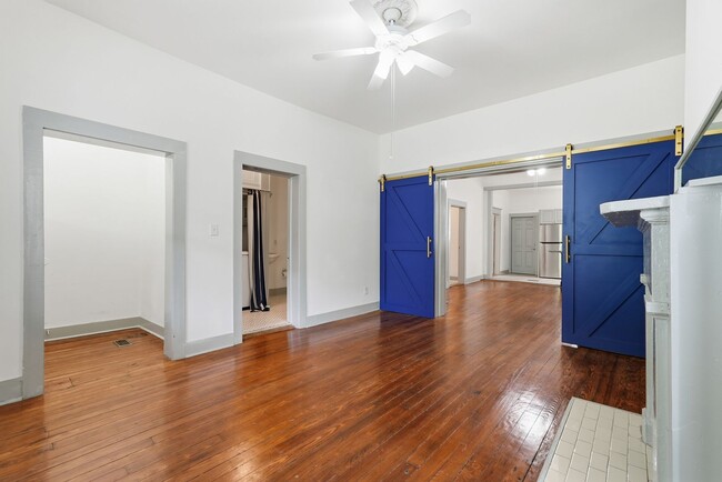 Building Photo - 538 E Waldburg St