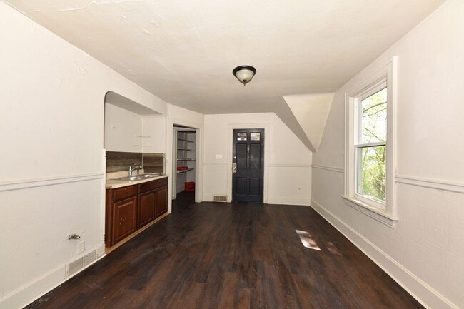 Building Photo - 2932 N Holton St
