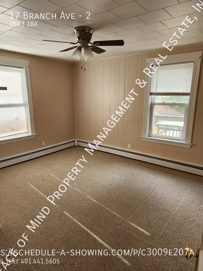 Building Photo - Spacious 2 BR Apt on Dead End Street with ...