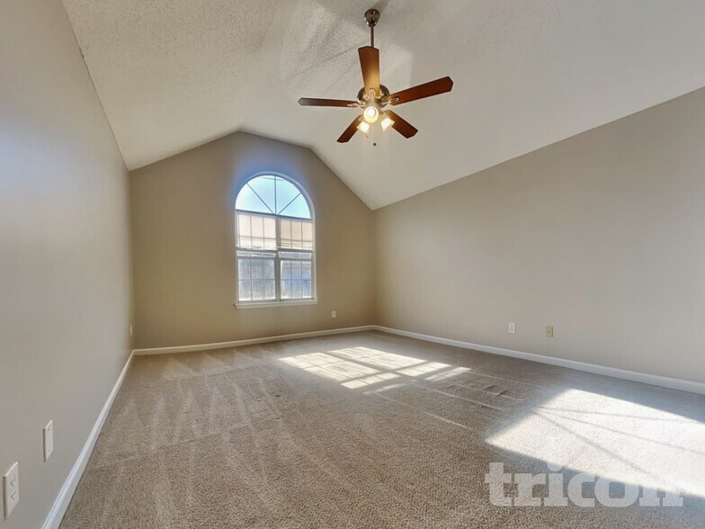 Building Photo - 6260 Phillips Lake Way