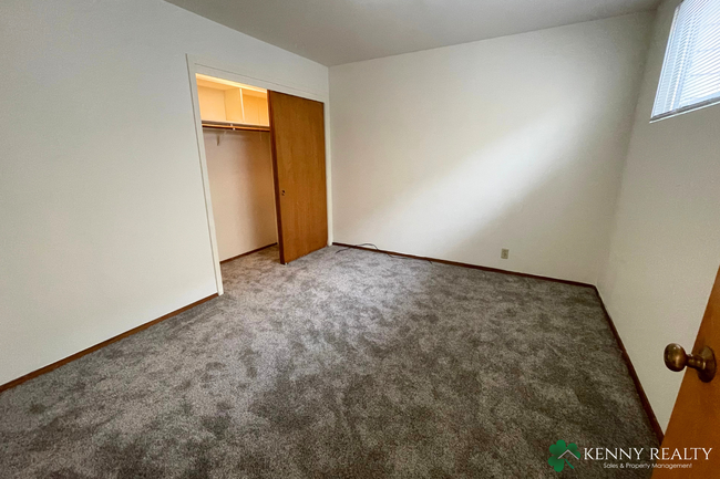 Building Photo - Upper 3 Bedroom, 2 Bathroom Unit of a Dupl...