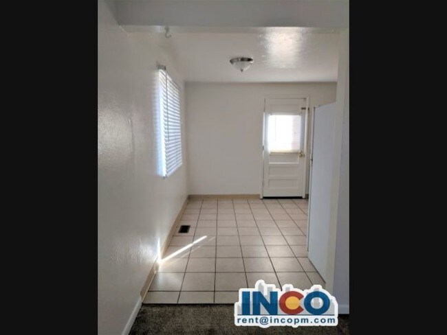 Building Photo - 3237 S Huron St