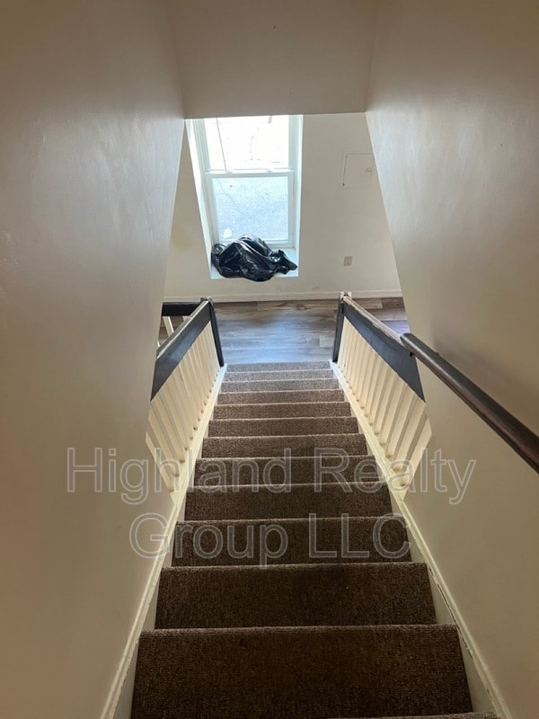 Building Photo - 147 Locust St