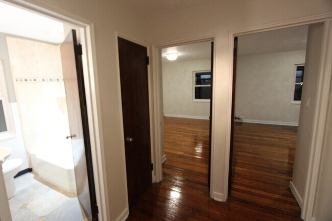 Building Photo - 4511 Main St