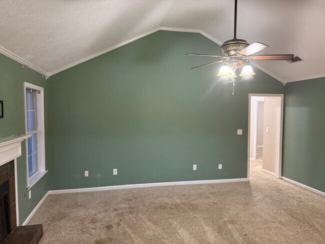 Building Photo - 106 Thorton Dr