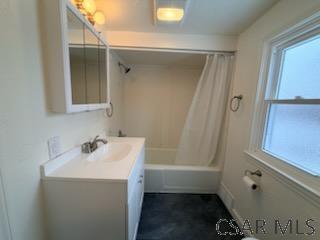 Building Photo - R247 Darr St