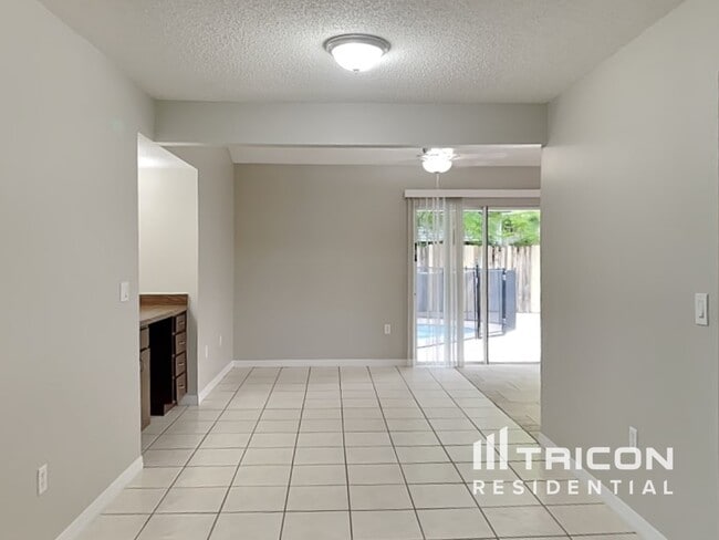 Building Photo - 111 Ravenway Dr