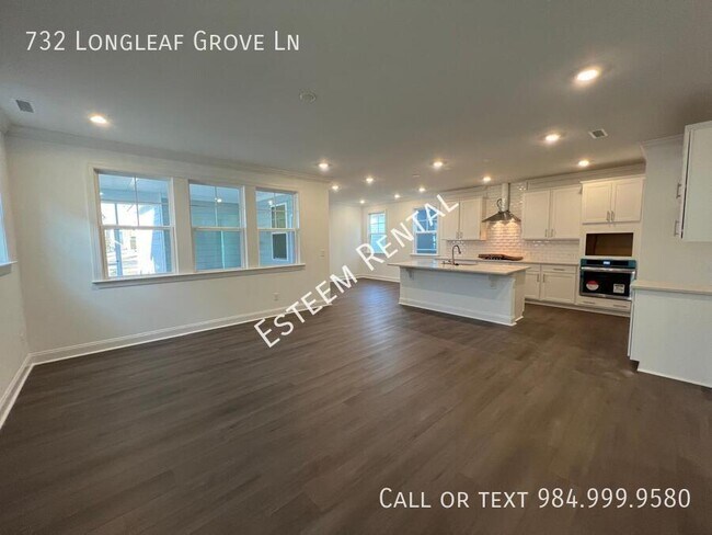 Building Photo - 732 Longleaf Grv Ln