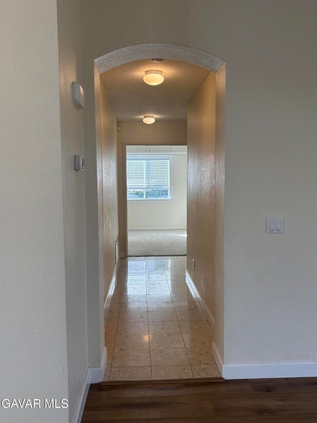 Building Photo - 3021 Mariposa Ave