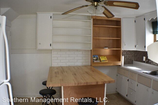 Building Photo - 12369 Susquehanna Trail S