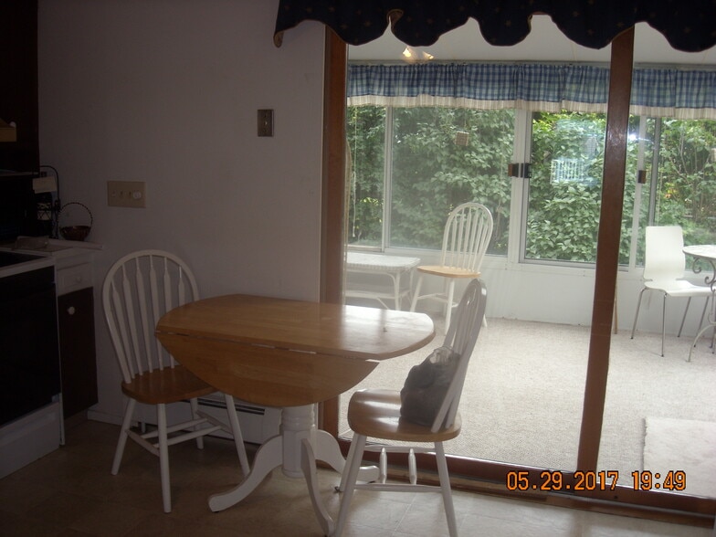 Building Photo - 20 Parker Pl