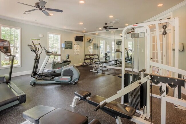 Building Photo - 609 Belle Point Dr