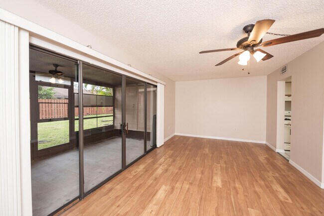 Building Photo - 47 Bogart Pl