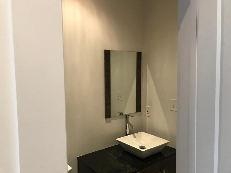 Building Photo - 40 Randolph PL NW