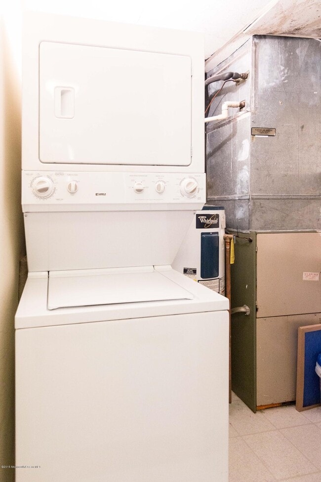 Building Photo - 448 Ocean Ave N