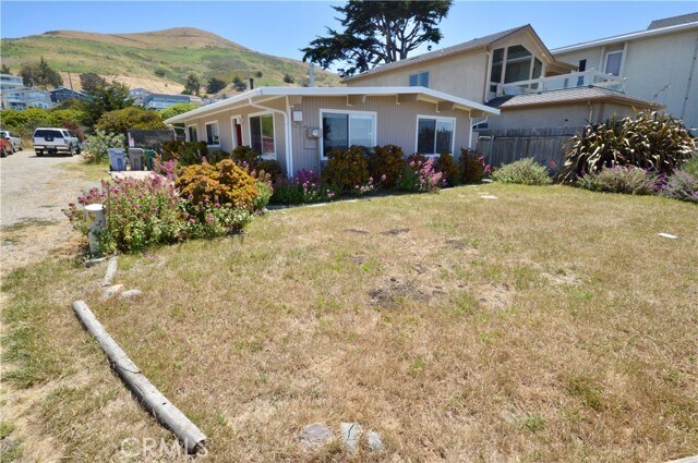 Building Photo - 3175 Studio Dr