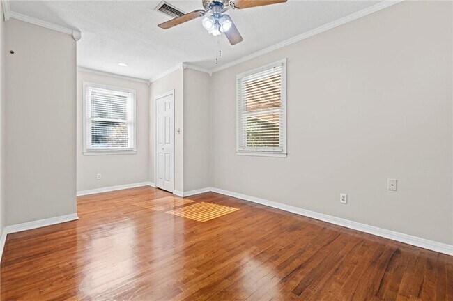 Building Photo - 315 Azalea Cir W