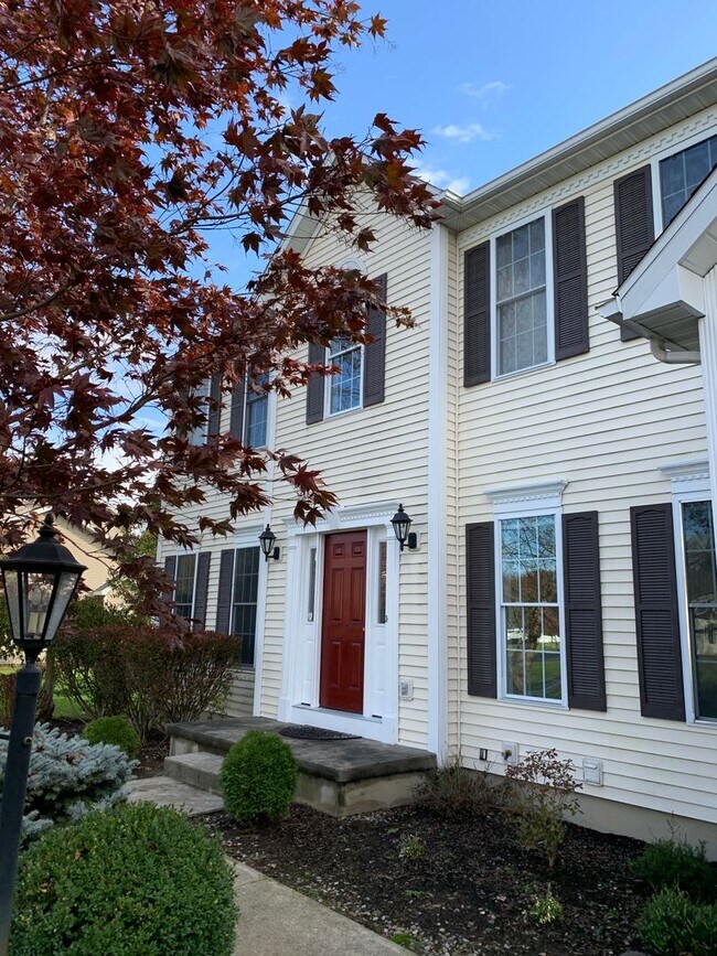 Building Photo - Beautiful Single Family For Rent NOW! Must...