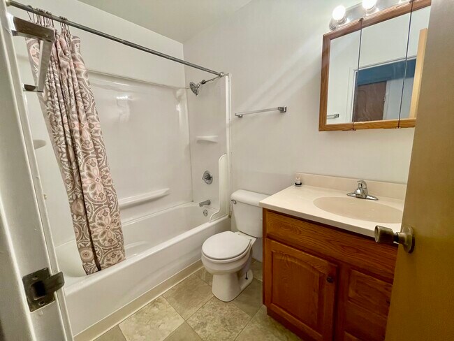 Building Photo - 4527 12th Ave