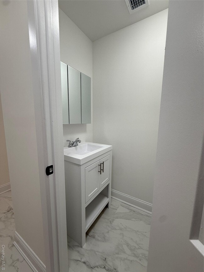 Building Photo - 134 Cedar Ln