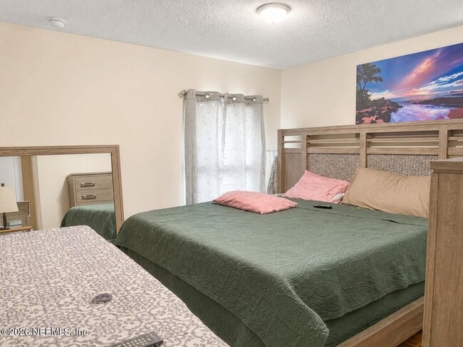 Building Photo - 45013 Amhurst Oaks Dr
