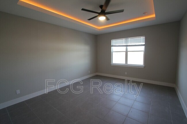 Building Photo - 1215 Amazon Ln