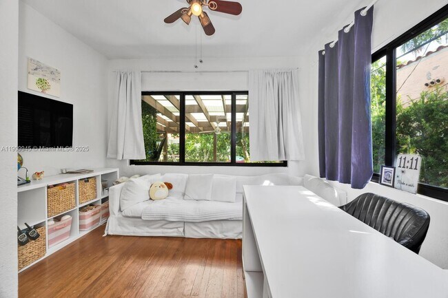 Building Photo - 1009 Genoa St