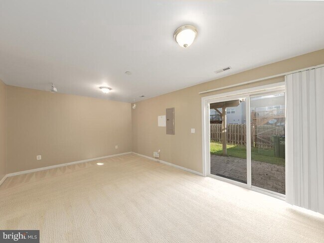 Building Photo - 108 Clearwater Ct