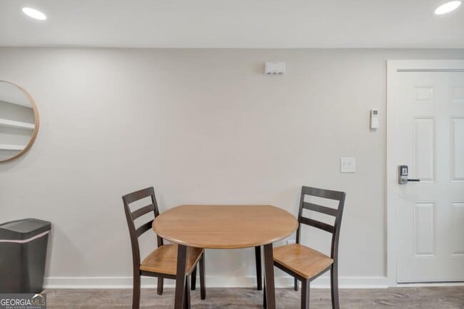 Building Photo - 243 N Georgia Ave