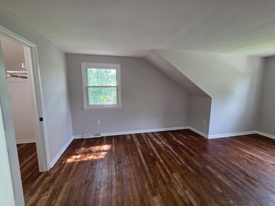 Building Photo - 23 W Emlen Ave
