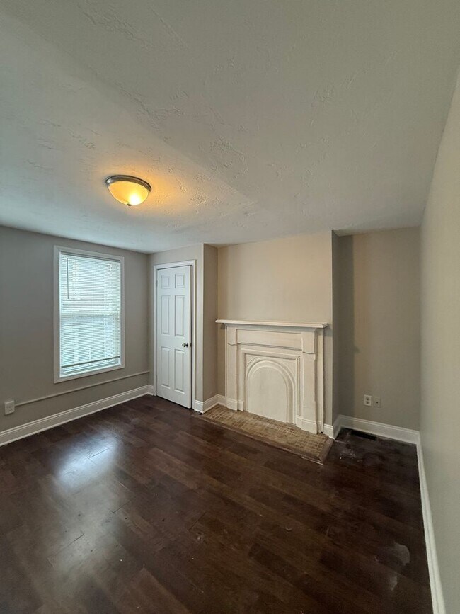 Building Photo - EXTREMELY SPACIOUS AND REMARKABLY REMODELED NORTHSIDE HOME- AVAIL MAY 1ST!