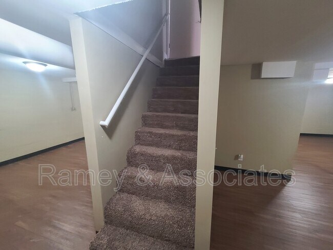 Building Photo - 1627 Catalpa St