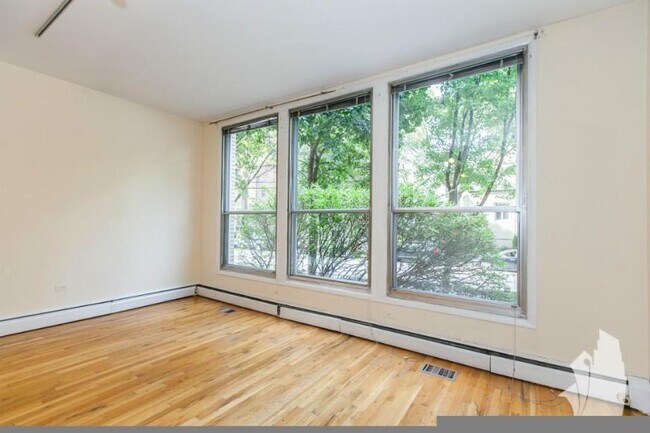 Building Photo - 1 bedroom in Chicago IL 60610
