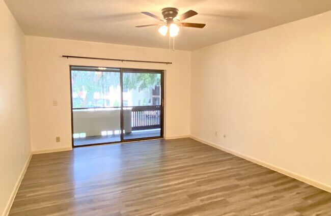Building Photo - 1/1 Updated Condo In Heart Of Ocala