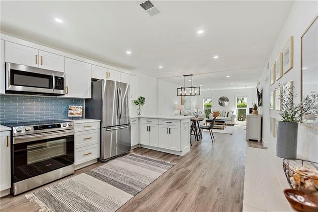 Building Photo - 7003 Sunset Way