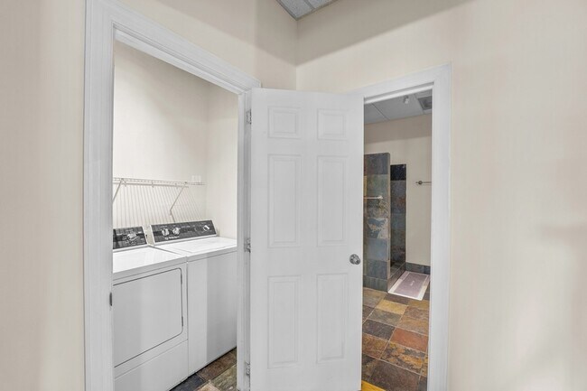 Building Photo - 44 S Jefferson St