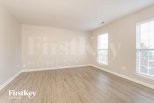 Building Photo - 1050 Spruce Garden Dr