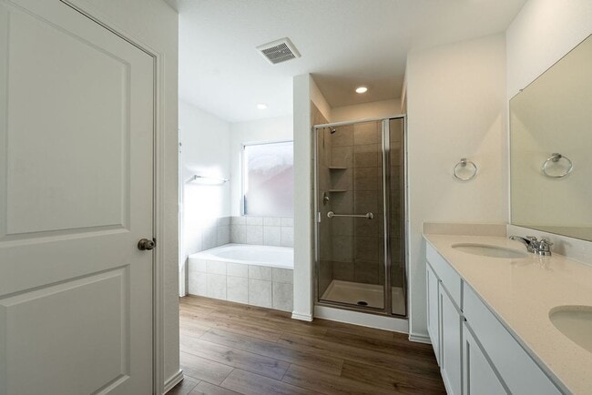 Building Photo - Charming Sunlit 4-Bedroom 2-Bathroom Home!