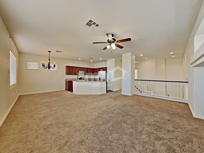 Building Photo - 4740 Sweeping Glen St