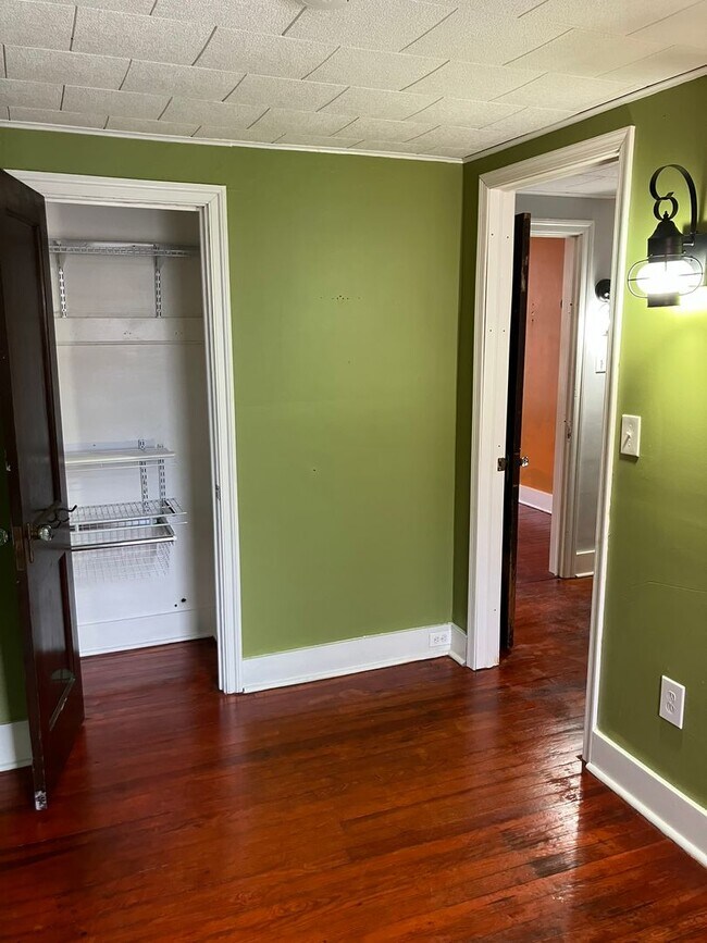 Building Photo - 14 Old Dorwart St