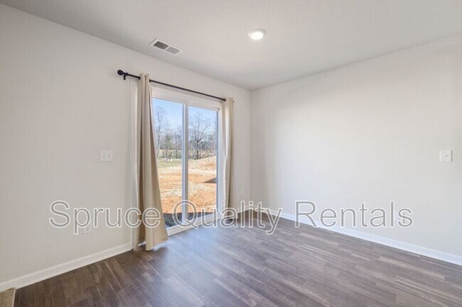 Building Photo - 2105 Briar Run Dr
