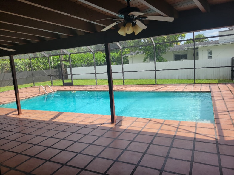 Building Photo - 10605 SW 112th St