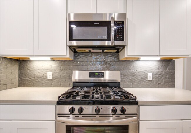 Building Photo - 2536 Malibu Gln Dr