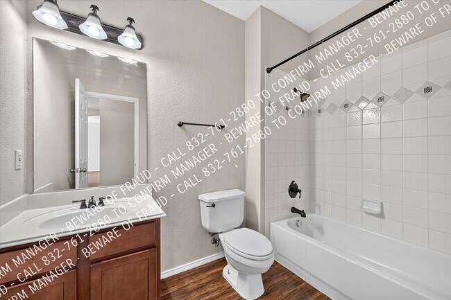Building Photo - 12330 Red Hawk Dr