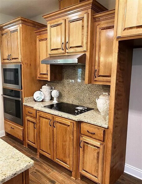 Building Photo - 9167 Tara Cir