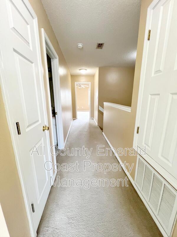 Building Photo - 34 Harbeson Ave NE