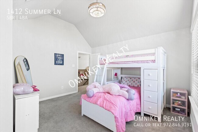 Building Photo - 1412 Summer Ln