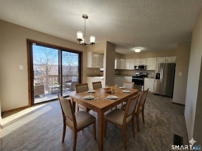 Building Photo - 11 Sherman Ln